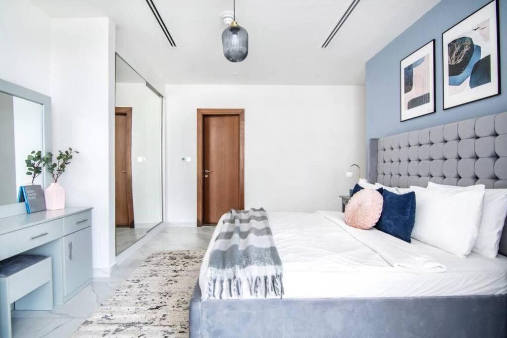 Lux Marasi Moods 2bd 7px Burj Khalifa & Canal Views Apartamento Dubai